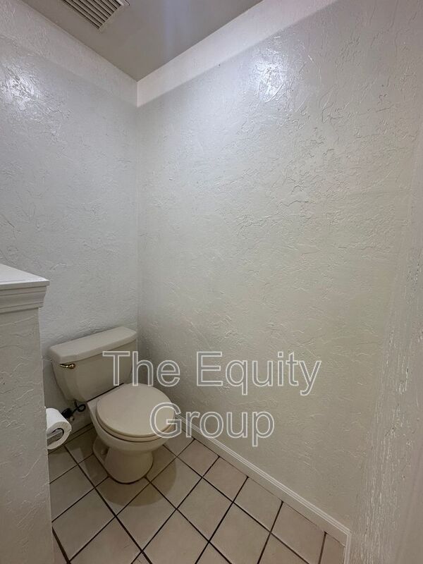 Building Photo - 5503 W Sweet Dr