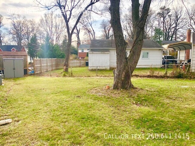 Building Photo - 9622 Narragansett Pkwy