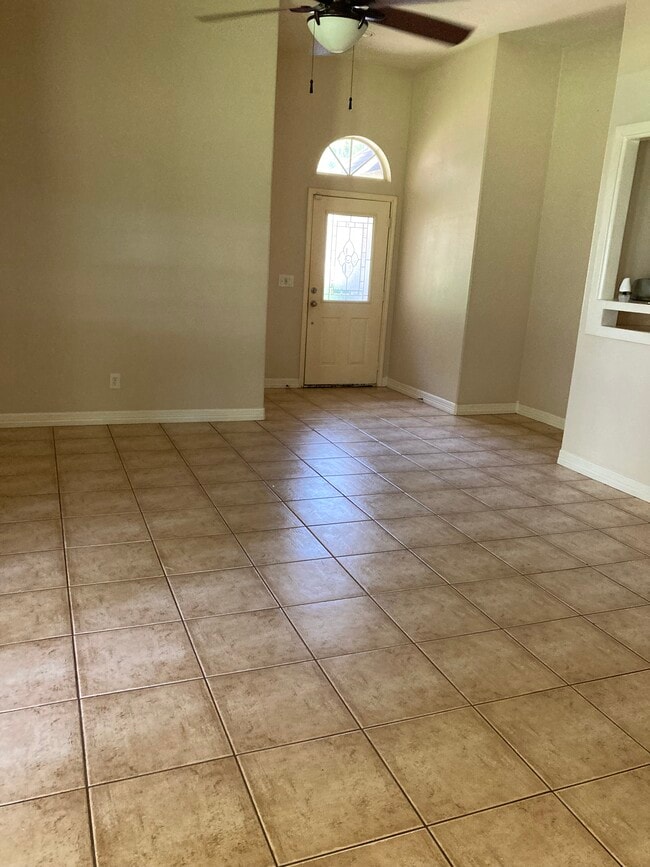 Building Photo - 818 Chickasaw Dr