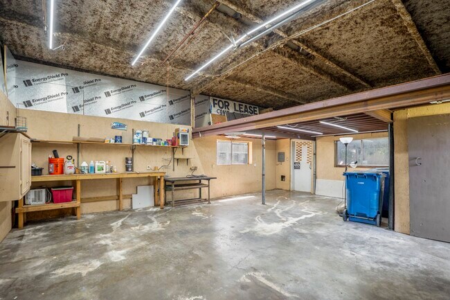 Building Photo - 2411 Orange St