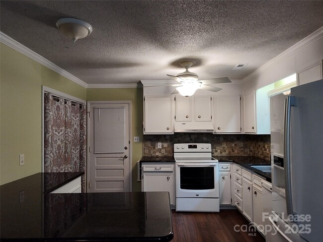 Building Photo - 8526 Timbercrest Cir