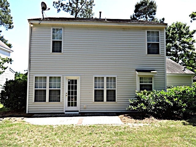 Building Photo - 120 Lake Linden Dr