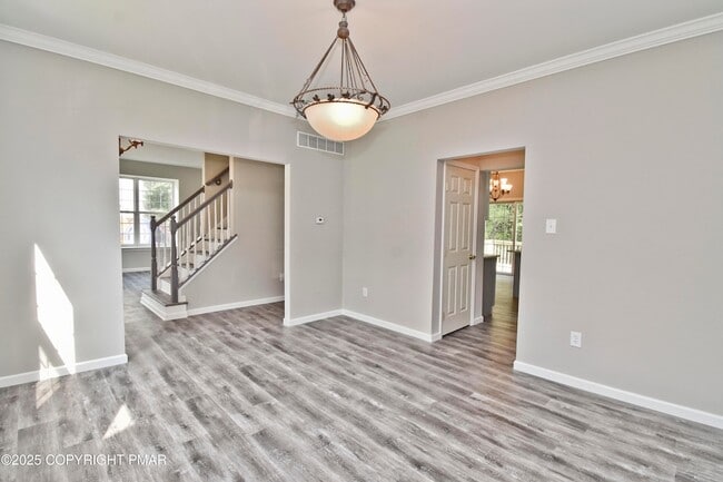 Building Photo - 557 Marco Way