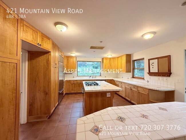Building Photo - 421 Mountain View Rd