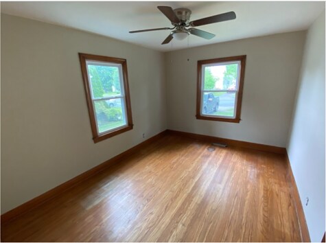 Dining Room or Optional 4th bedroom - 228 Kenoak Dr
