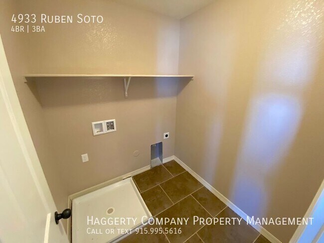 Building Photo - 4933 Ruben Soto