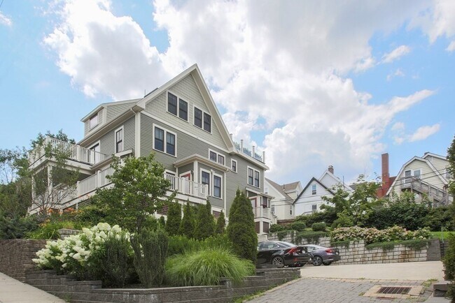 Building Photo - 43 Salcombe St