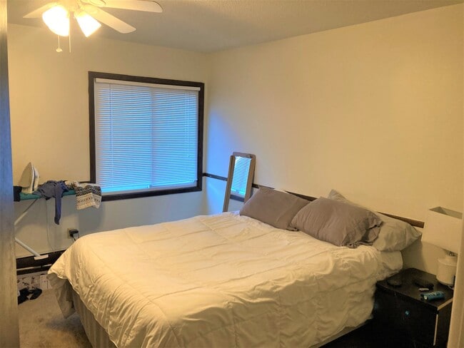 Building Photo - 2536 Lyndale Ave S