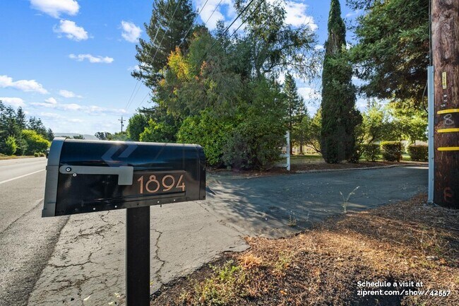 Building Photo - 1894 E Cotati Ave
