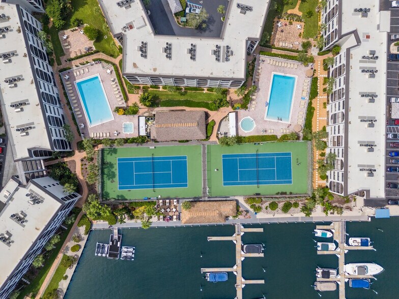 Building Photo - 1011 Anglers Cove