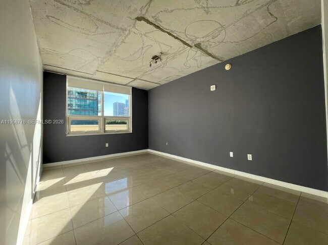 Building Photo - 3250 NE 1st Ave