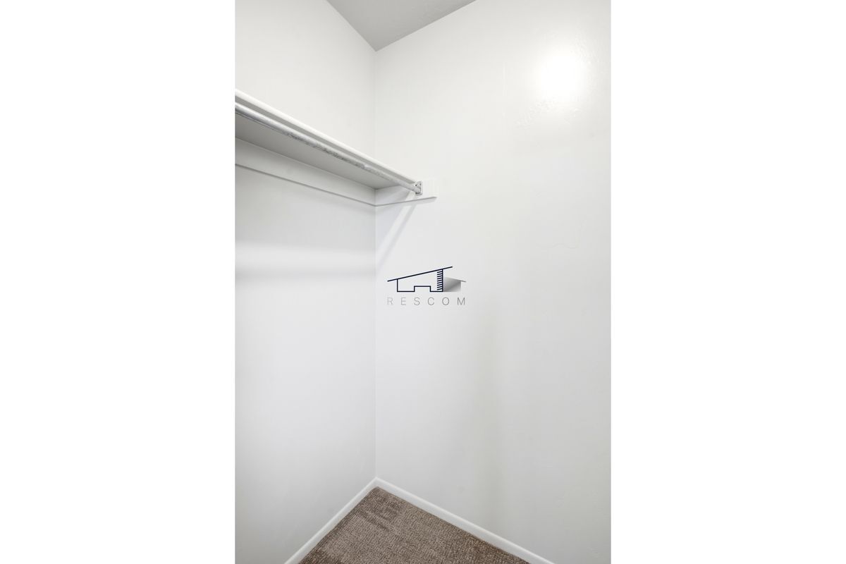 Building Photo - 445 W 4900 S