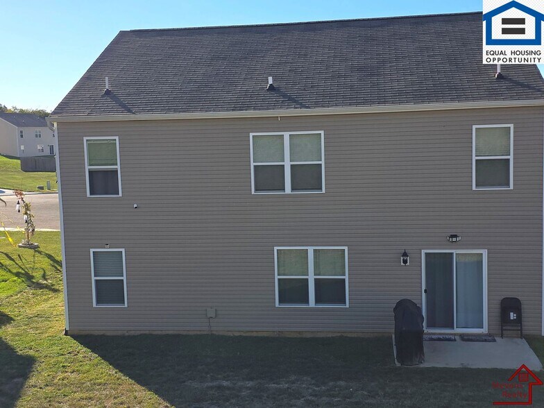 Building Photo - 228 Newman Cir