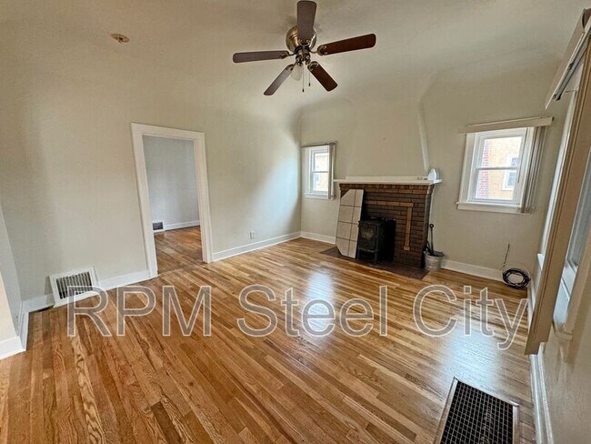 Building Photo - 1322 Claremont Ave