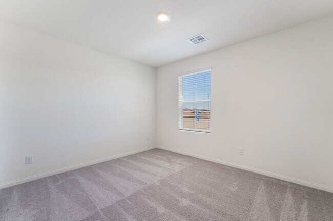 Building Photo - Brand-new 4-bedroom home located in the desirable Cadence master-planned community!