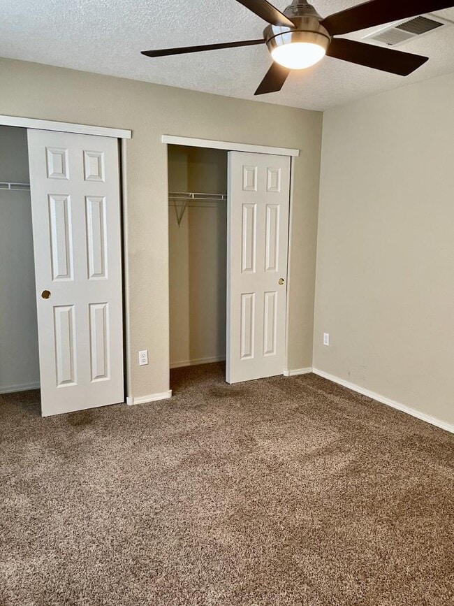 Building Photo - 12408 Mangas Trail NE