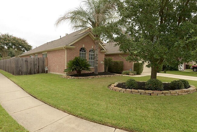 Building Photo - 3238 Stoneydale Ln