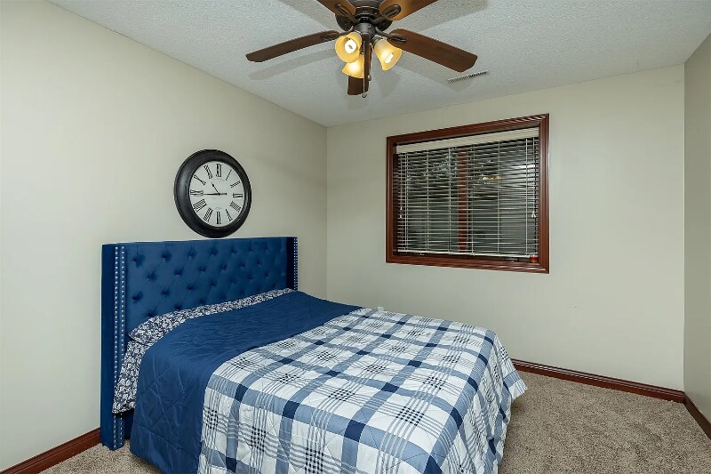 Building Photo - 8700 Wooded Point Dr