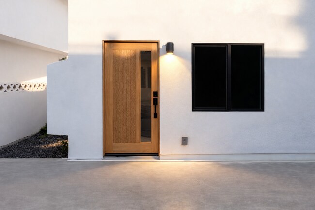 Building Photo - 12527 Cranbrook Ave