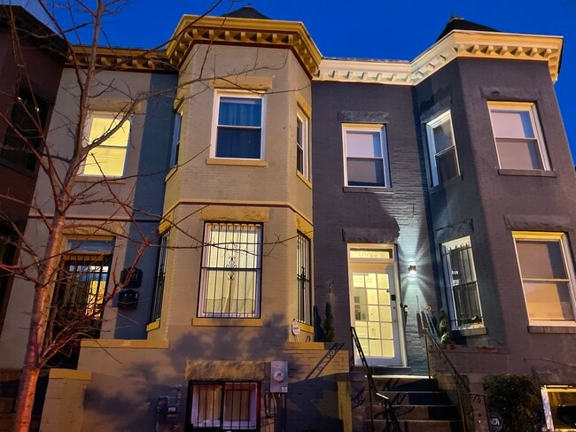 Building Photo - 2219 Flagler Pl NW