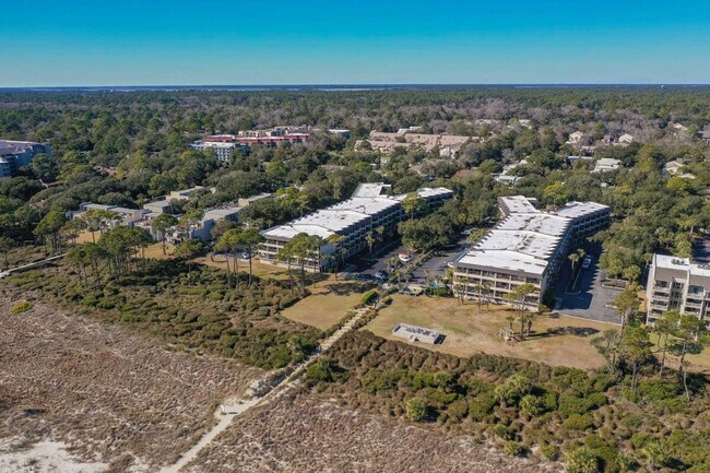 Building Photo - 23 S Forest Beach Dr