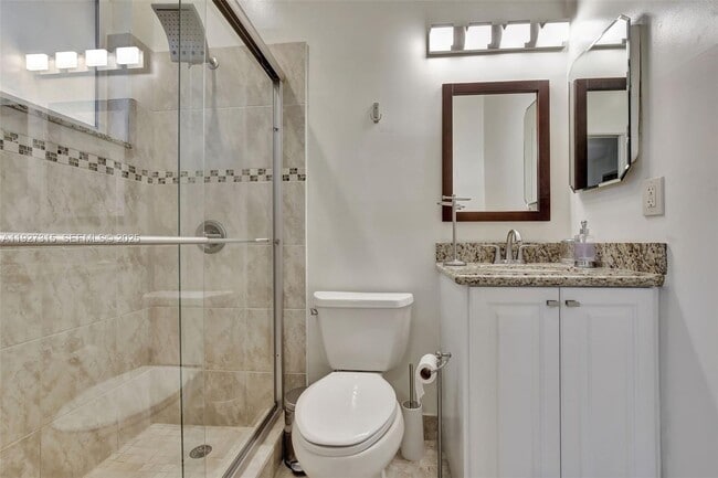 Building Photo - 2922 Medinah