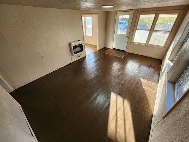 Building Photo - 102 W 7th