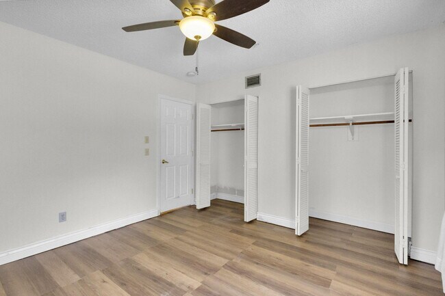 Building Photo - 8888 SE Colony St