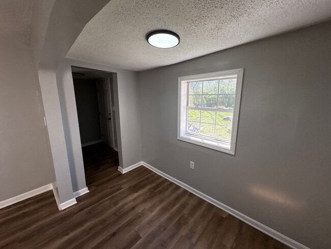 Building Photo - 329 N College St