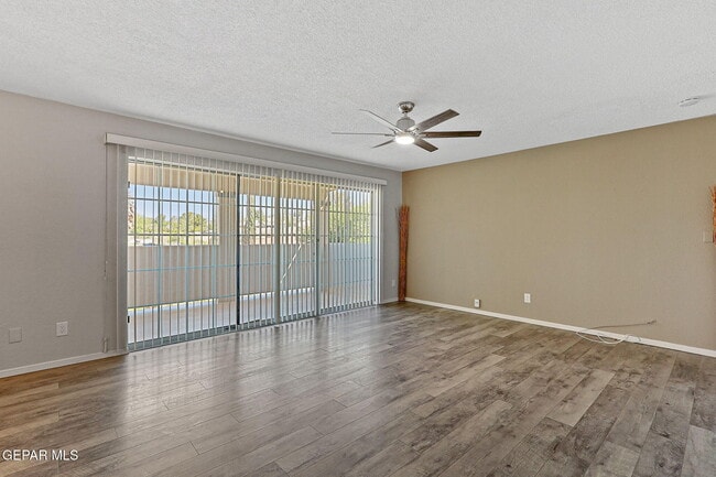 Building Photo - 6264 Escondido Dr