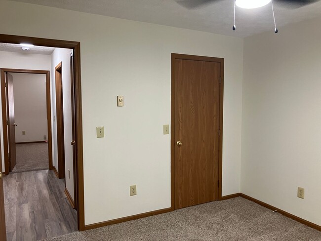 Building Photo - Ranch Style - Remodeled 2 Bedroom, 1 Bath ...