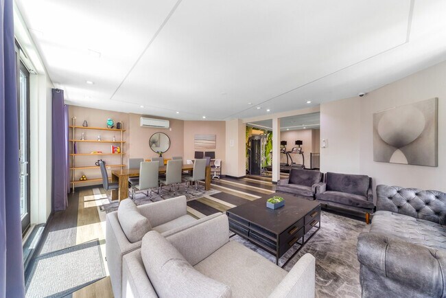 Building Photo - 1113 York Ave