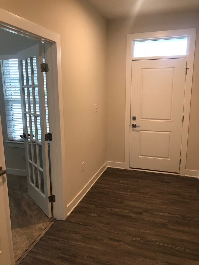 Building Photo - 2198 Craven Ln