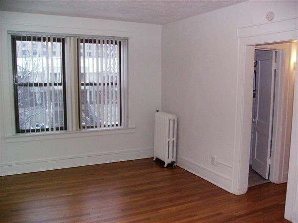 Building Photo - 222 W Kalamazoo St