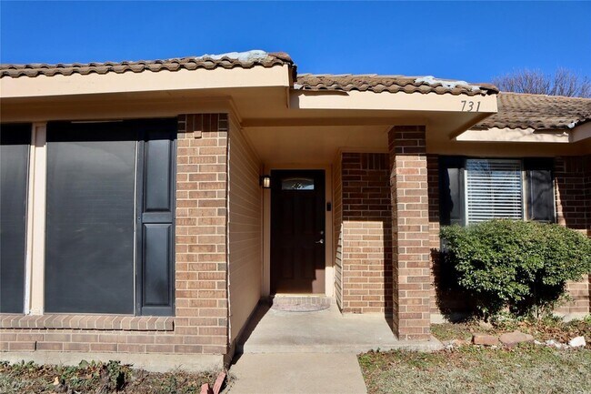 Building Photo - 2731 Eagle Pass