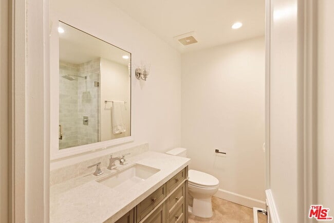 Building Photo - 300 N Swall Dr