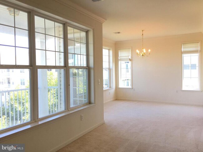 Building Photo - 141 Masterson Ct