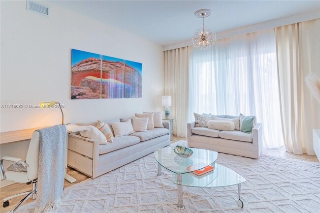 Building Photo - 802 W Windward Way