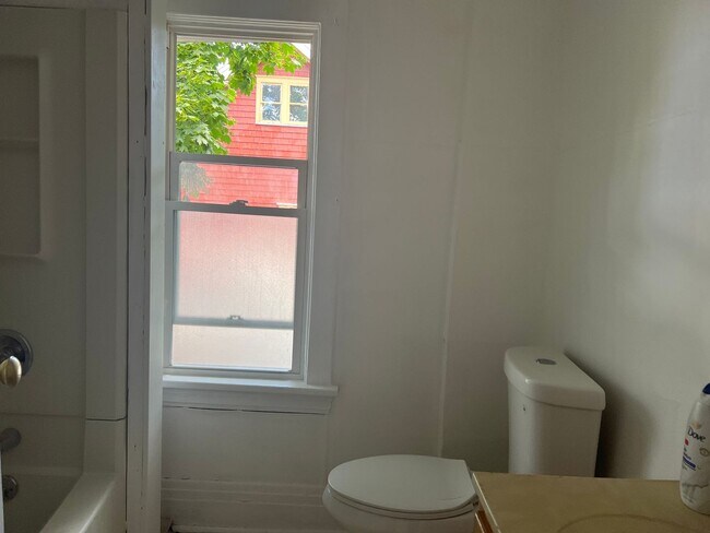 Building Photo - 21 Lehigh Ave