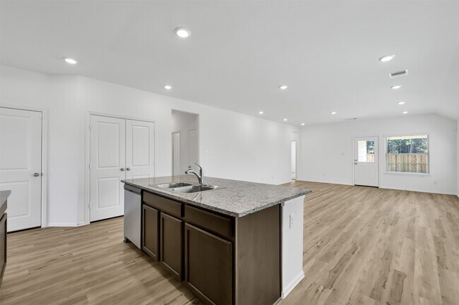 Building Photo - 3806 Rock Ledge Dr