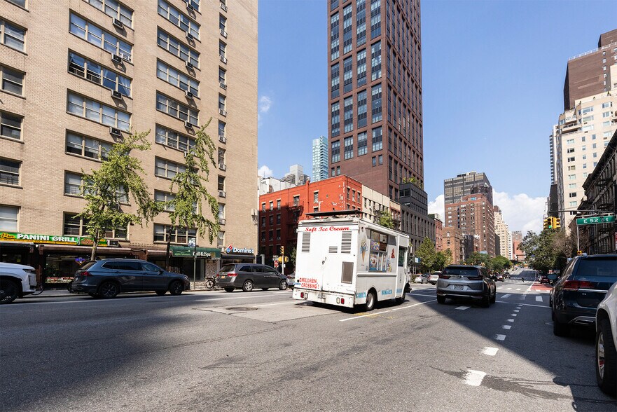 Building Photo - 940 1st Ave