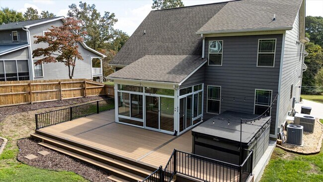 Building Photo - Move-In Ready Luxury in Island Point Estates