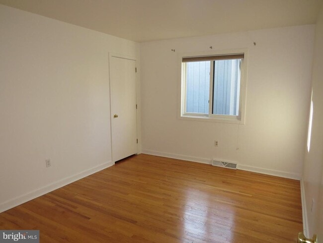 Building Photo - 30 Kings Grant Rd