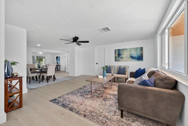 Building Photo - 12734 2nd Isle