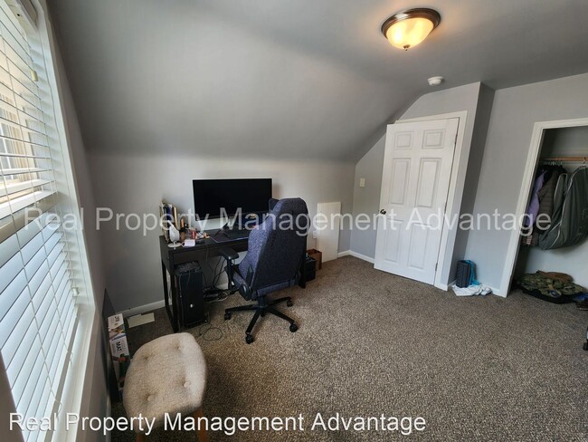 Building Photo - 4 br, 2 bath House - 23045 Church St.