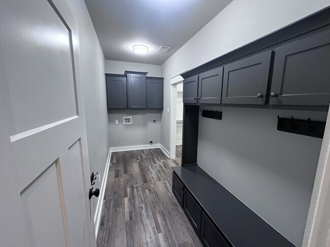 Building Photo - 206 Bridgewood Dr