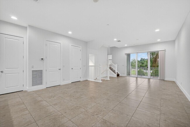 Building Photo - 7089 Edison Pl