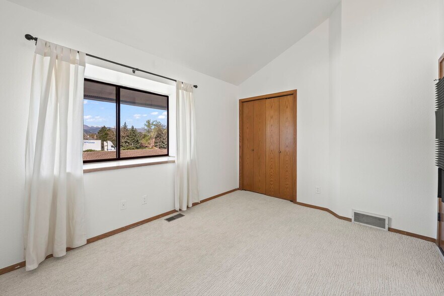 Bedroom 2 - 501 Manhattan Dr