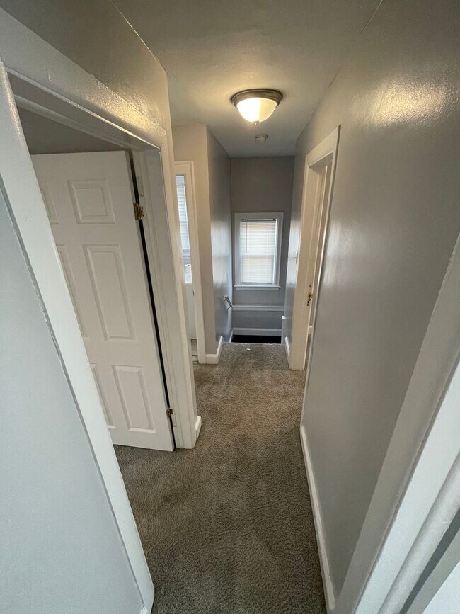 Building Photo - SECTION 8 ONLY! INSPECTION READY 3-BEDROOM...