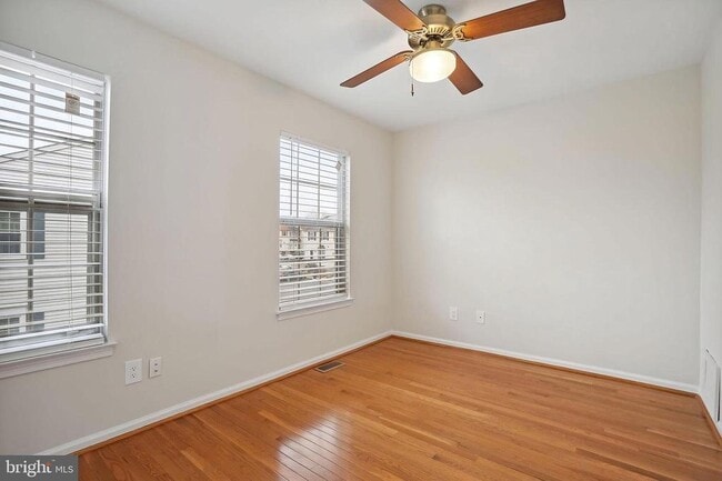 Building Photo - 8552 Southlawn Ct
